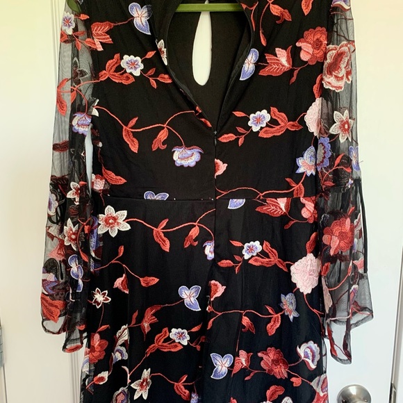 Beige by Eci Japanese Style Flower Dress - Picture 5 of 7